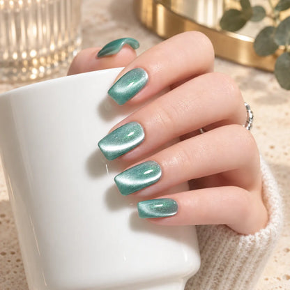 Nailoriah Shimmering Lake Cat Eye Gel