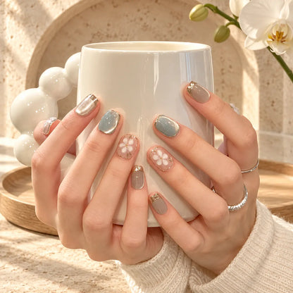 Nailoriah Short Floral Cat Eye Nails