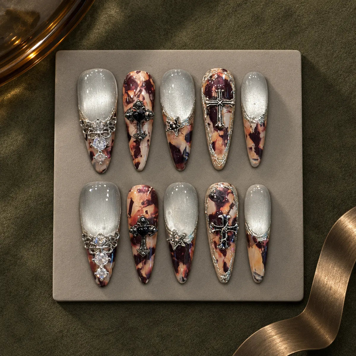 Nailoriah Vintage Brown Cat-Eye Press-On Nails