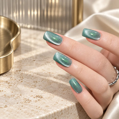 Nailoriah Shimmering Lake Cat Eye Gel