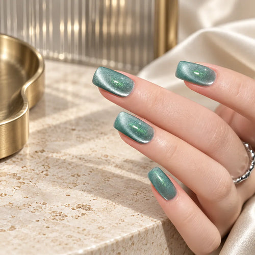 Nailoriah Shimmering Lake Cat Eye Gel