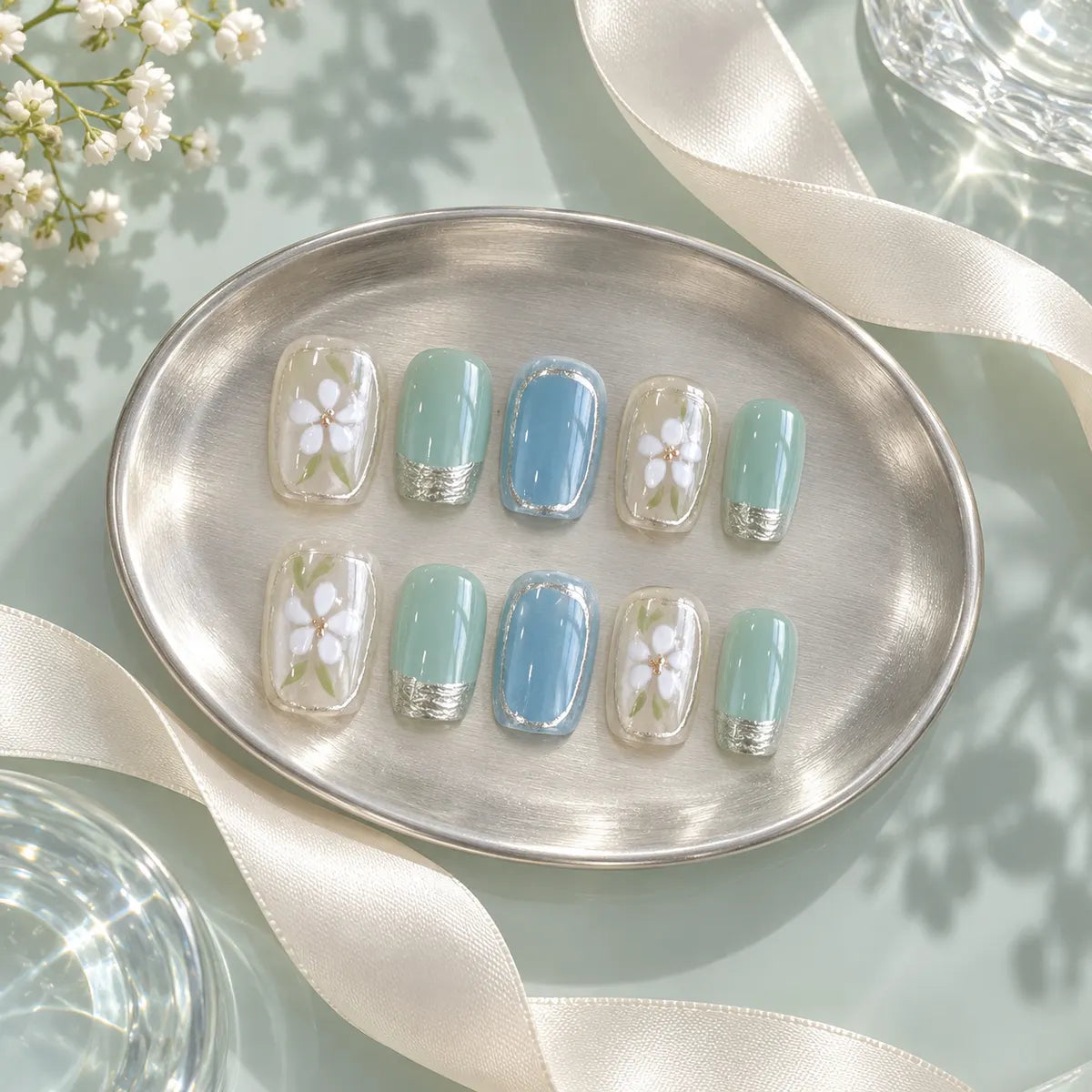 Nailoriah Short Floral Cat Eye Nails