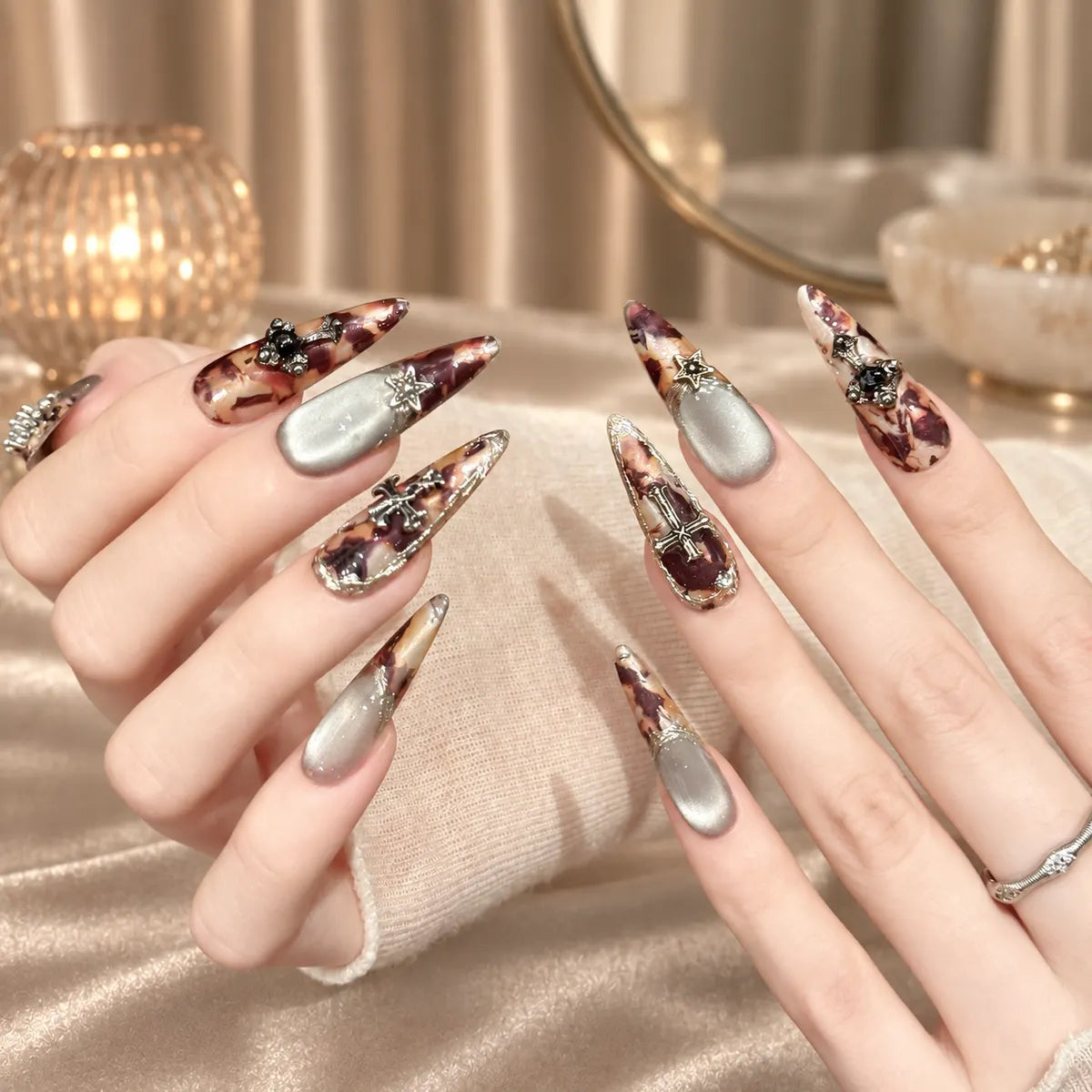 Nailoriah Vintage Brown Cat-Eye Press-On Nails